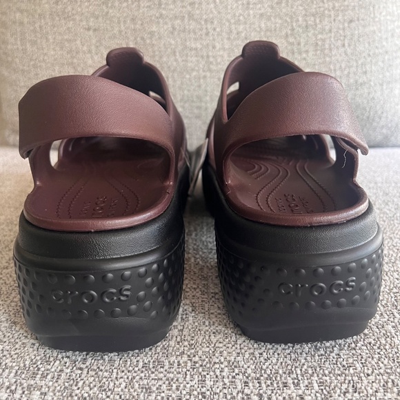 CROCS Stomp Fisherman Sandal Platform in Mocha Unisex Size Women's 10 / Men's 8 - Picture 7 of 13